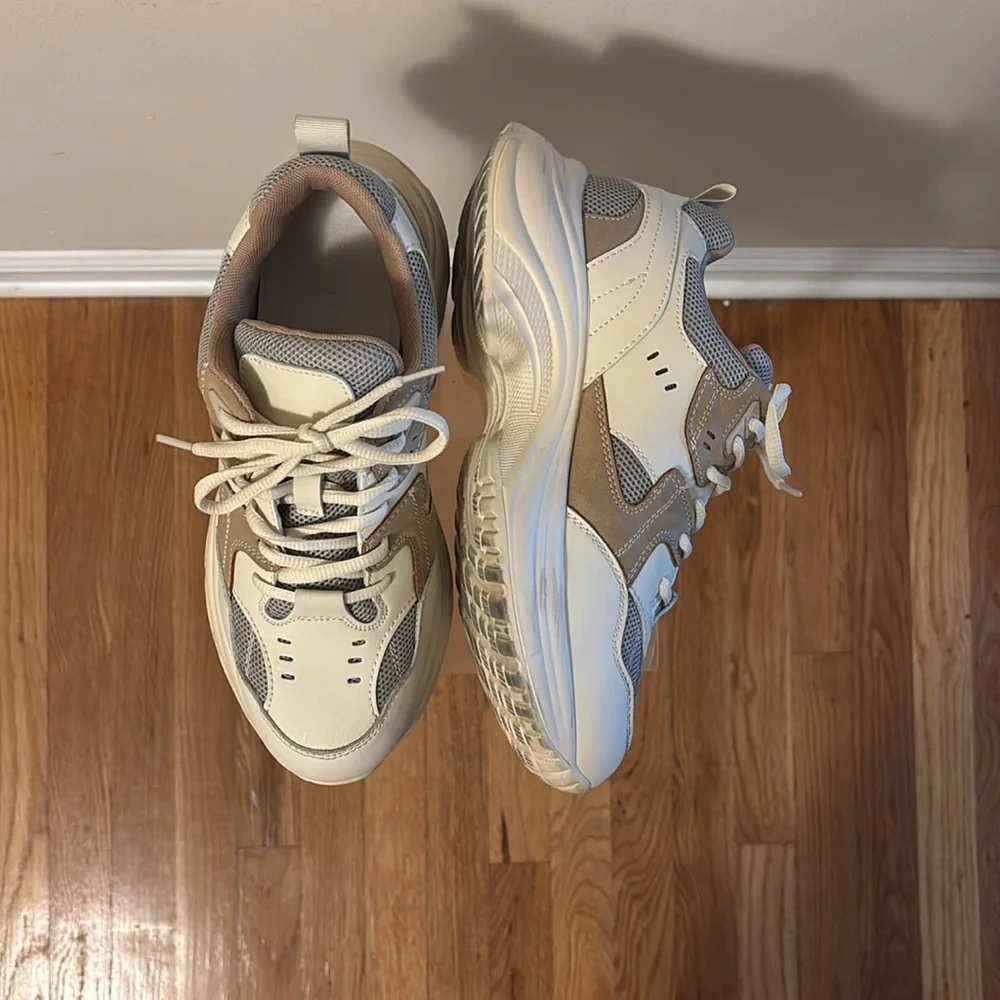 Cushionaire Strike Chunky Cream and Tan Sneakers